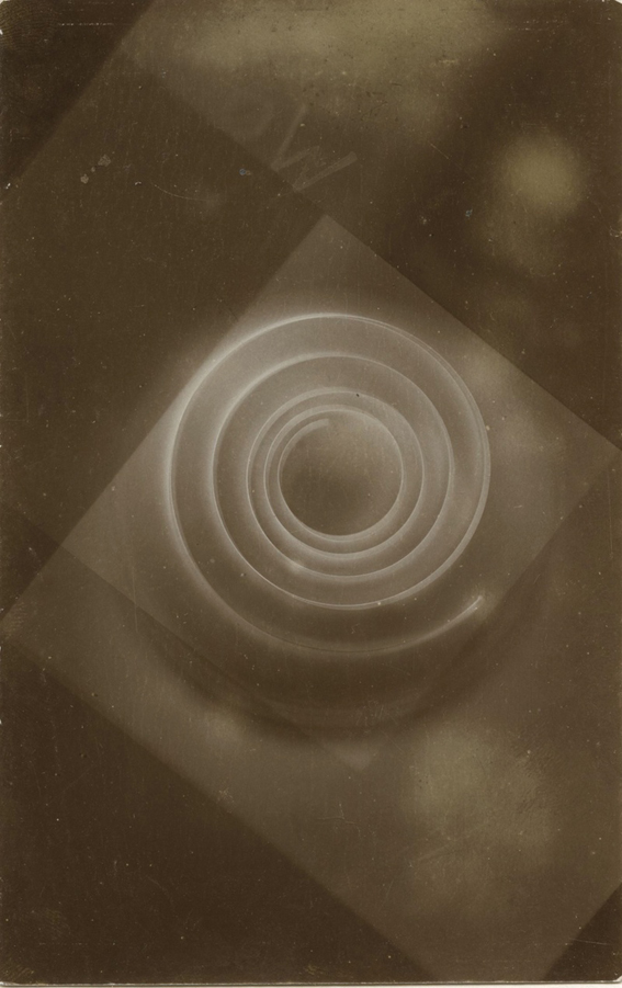 Fotogram, 1923 - 1925. Silber-Gelatine-Abzug ©The Moholy-Nagy Foundation​