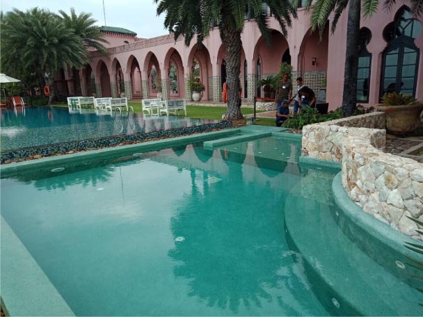 พื้นสระว่ายน้ำ Piscina : สระว่ายน้ำ Villa Maroc